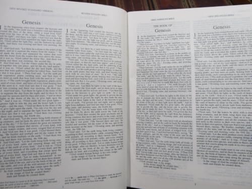 The Complete Parallel Bible with the Apocryphal/Deuterocanonical Books: New Revised Standard Version, Revised English Bible, New American Bible, New Jerusalem Bible by Publisher Oxford University Press