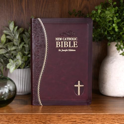 New Catholic Bible Medium Print Dura Lux (Burgundy) Catholic Book Publishing Corp. by Catholic Book Publishing Corp.