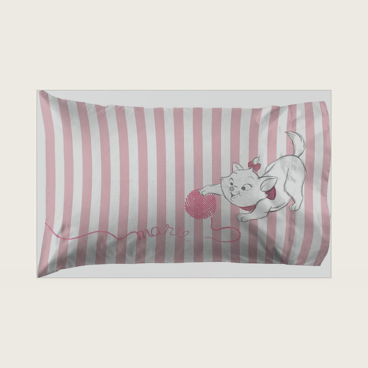Jay franco Aristocats Marie Cat & Yarn 1 Pack Pillowcase - Double Sided Kids Super Soft Bedding (Official Product)