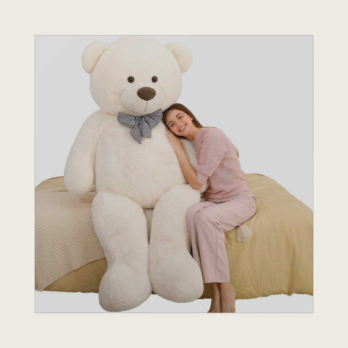 MaoGoLan Giant White Teddy Bear Stuffed Animal 5 Feet,Soft Cuddly Smiling Face Big Teddy Bear Plush Gift for Boyfriend Girlfriend