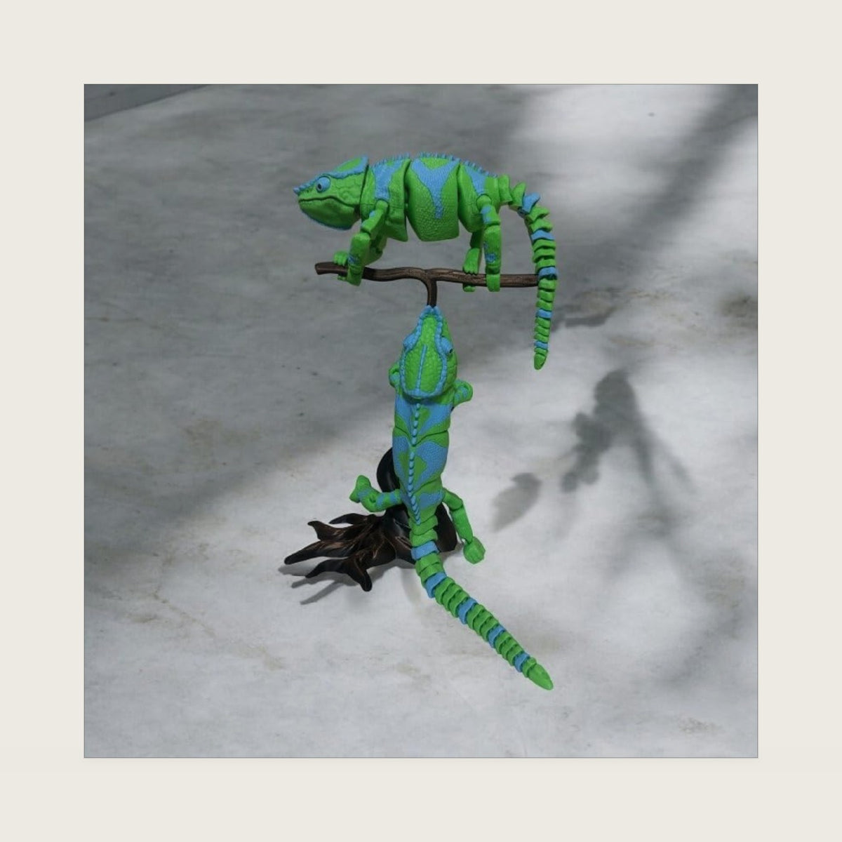 Large Articulated Animals and Figurines | Home Décor and Office Desk Toys | 3D Printed Gift (Chameleon, Panther)