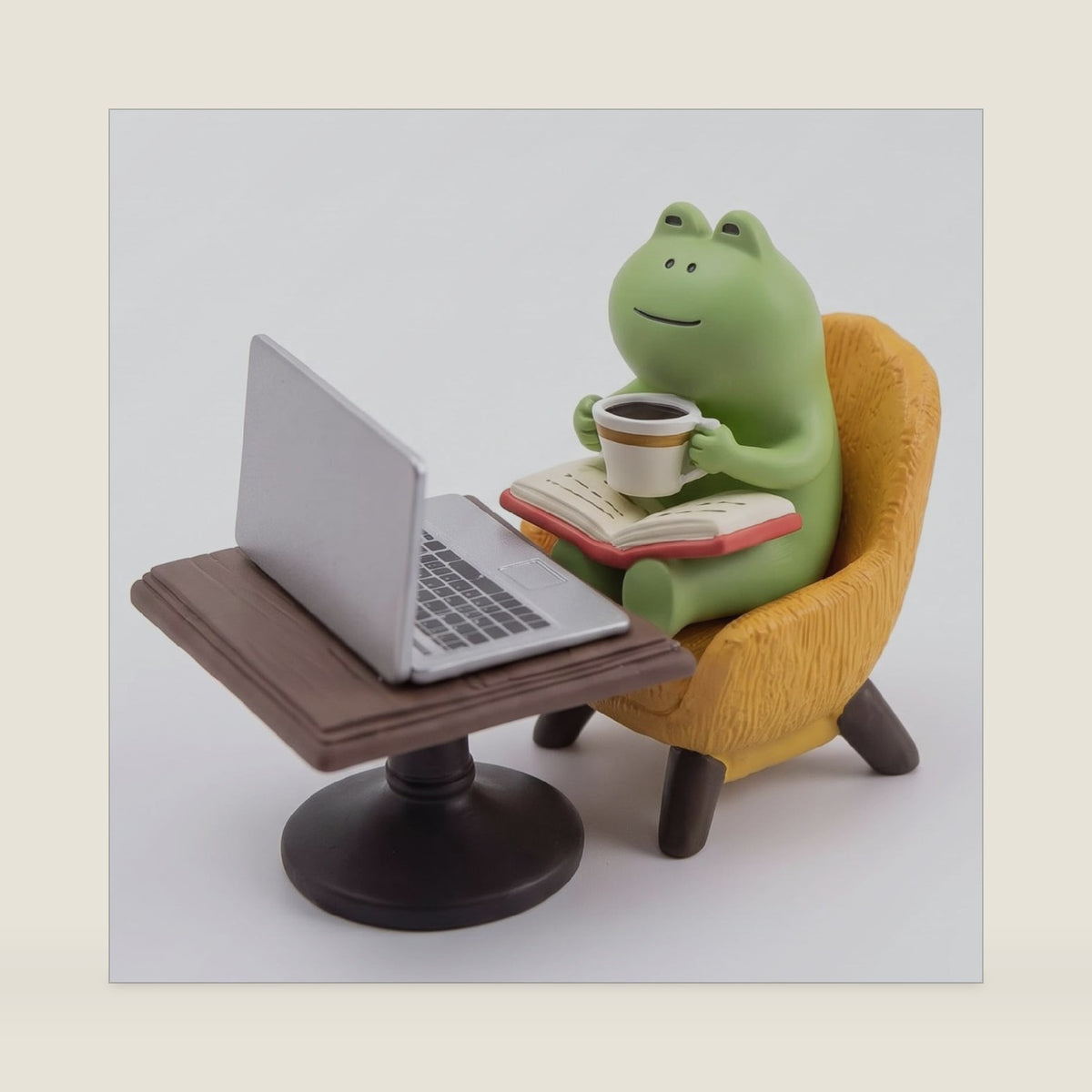 Gossby Frog Miniature Office Figurine Set - Cute Coworker Desk Decor
